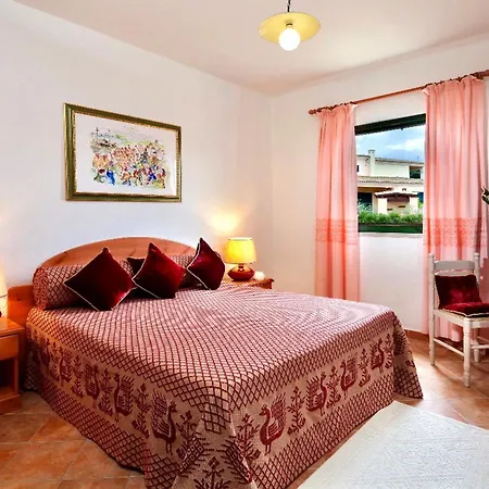 Isa-apartments With Air Conditioning In Sos Alinos Aparthotel